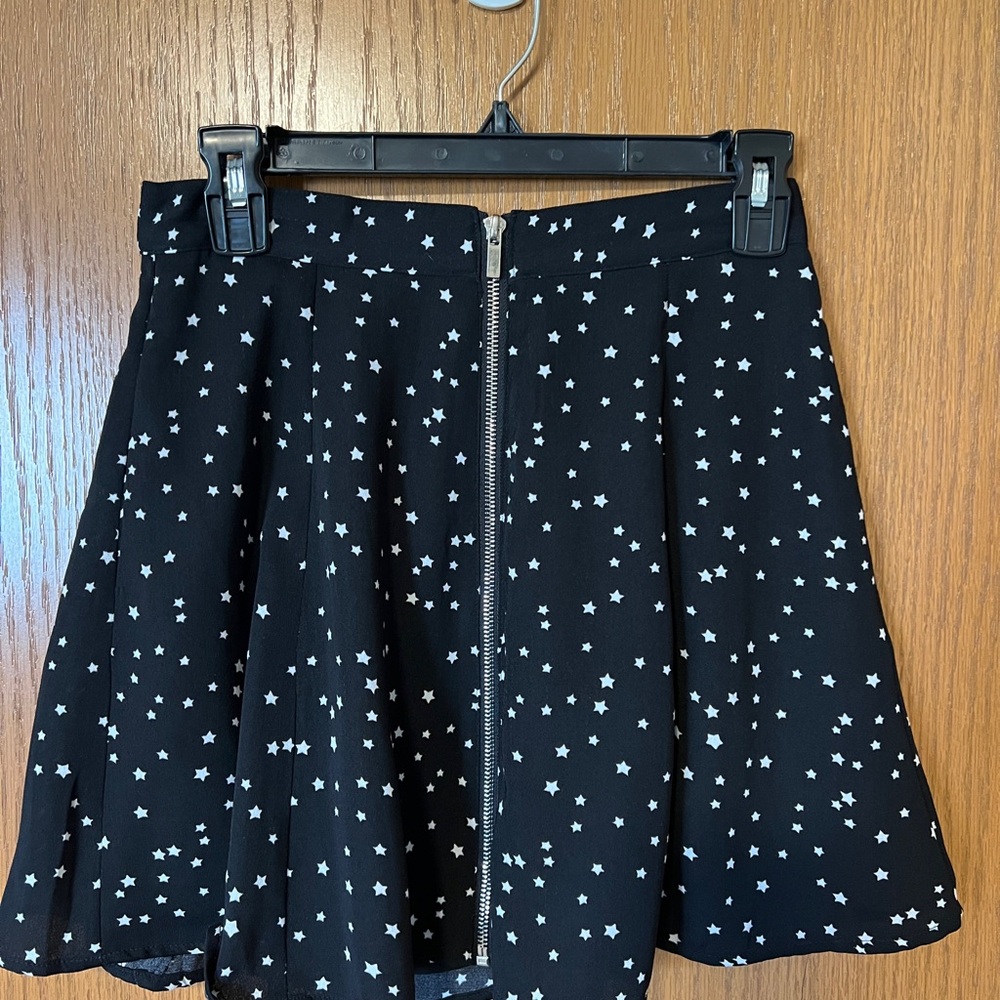 Black Star-Print Mini Skirt with Front Zip